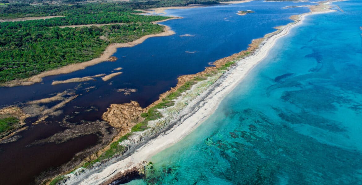 Riserva Naturale le Cesine nel Salento vista dall'alto